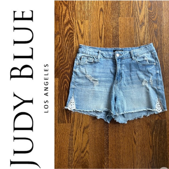 Judy Blue Pants - Judy Blue lace insert cutoff shorts size 31